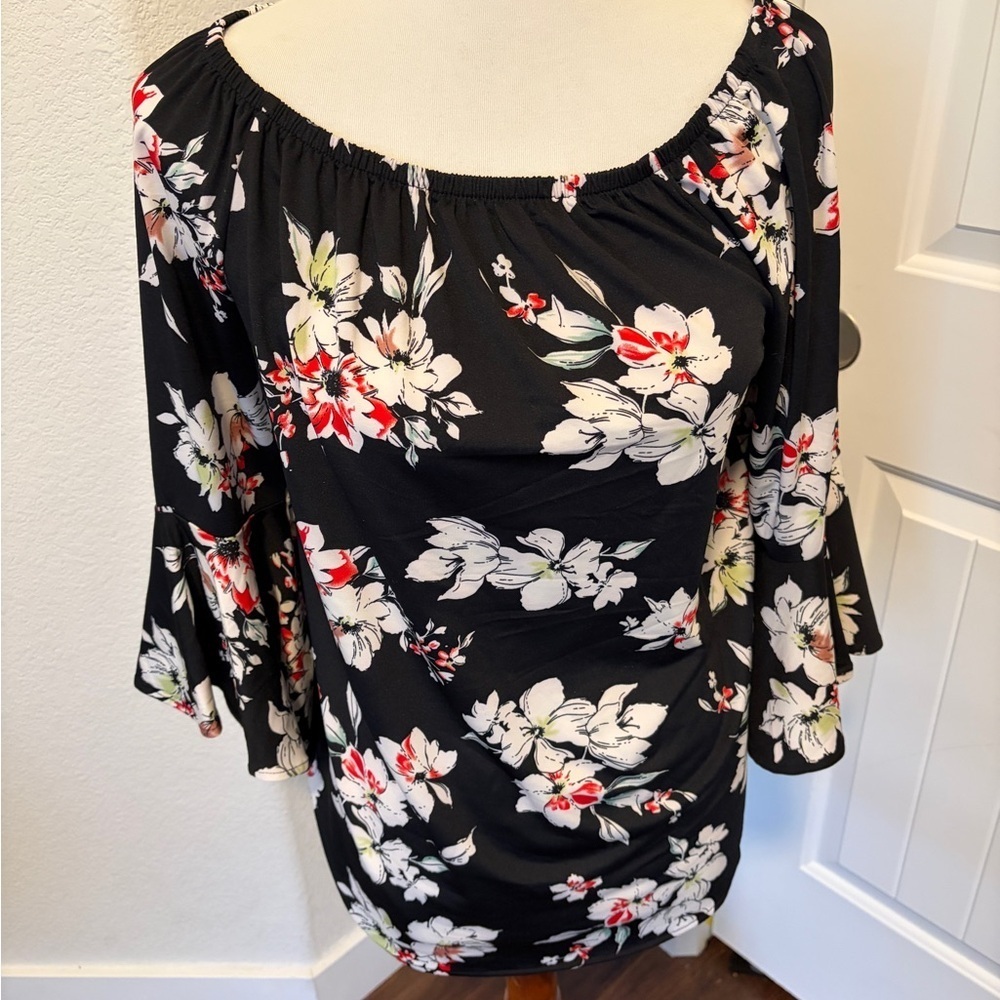 Yoaresweet Women’s top with bell sleeves